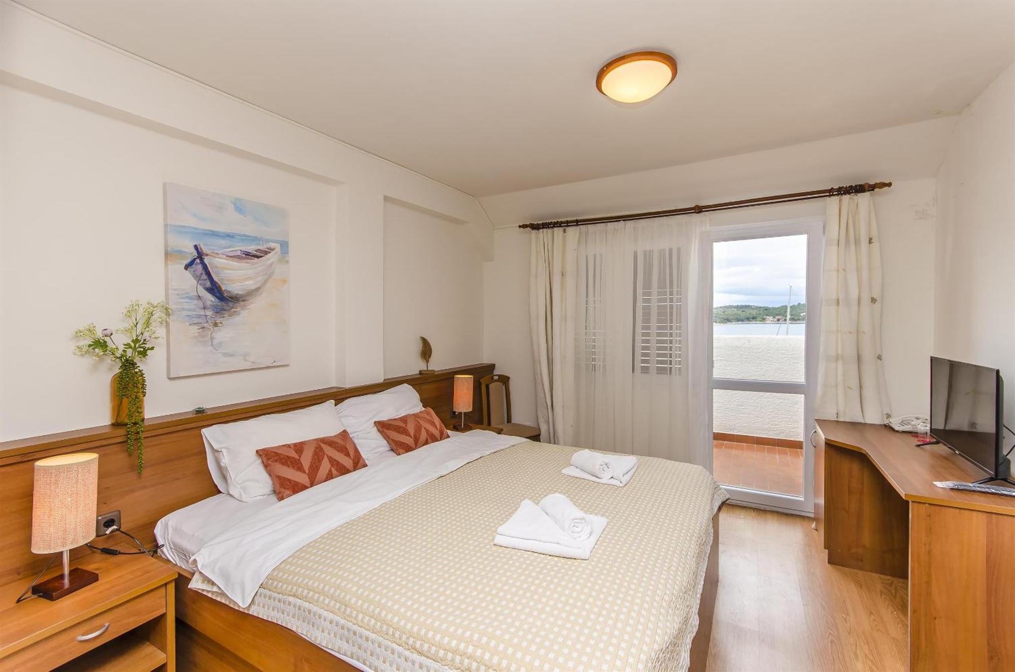 House Hotel Plava Laguna Tisno Exteriér fotografie