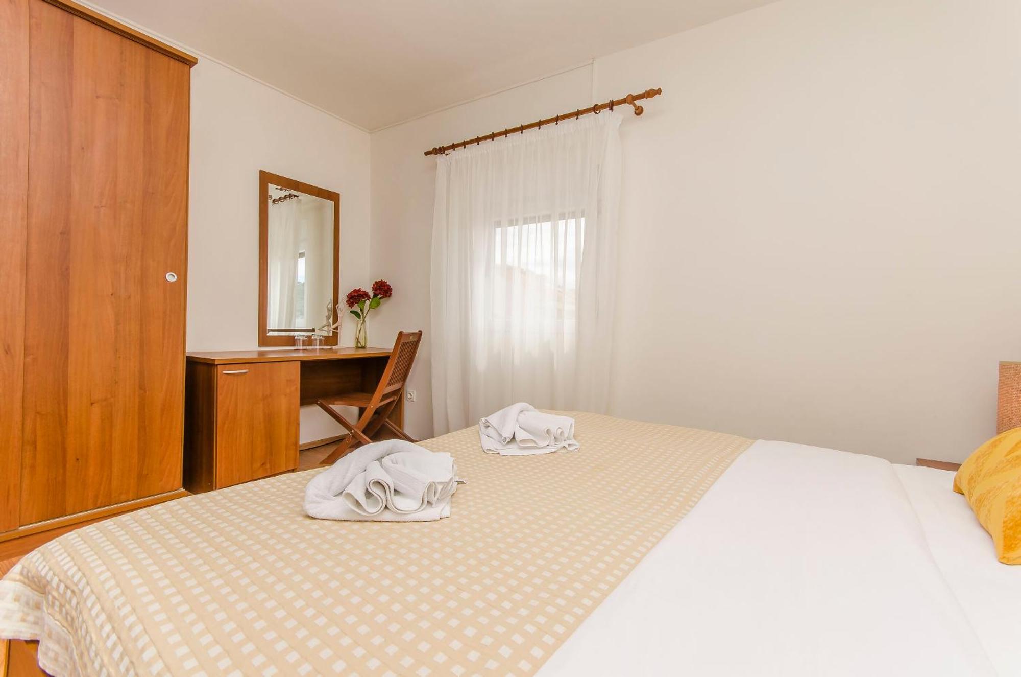 House Hotel Plava Laguna Tisno Exteriér fotografie
